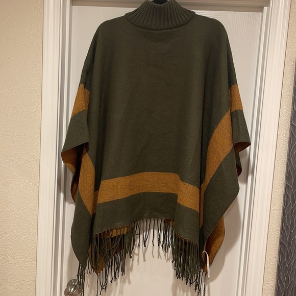 New Anthropologie Green Sweater Poncho - Picture 8 of 12